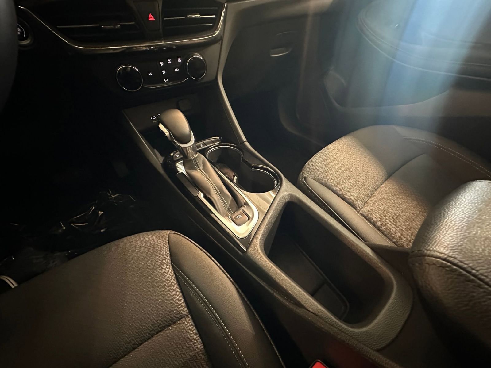 Used 2025 Buick Encore GX Preferred image 39