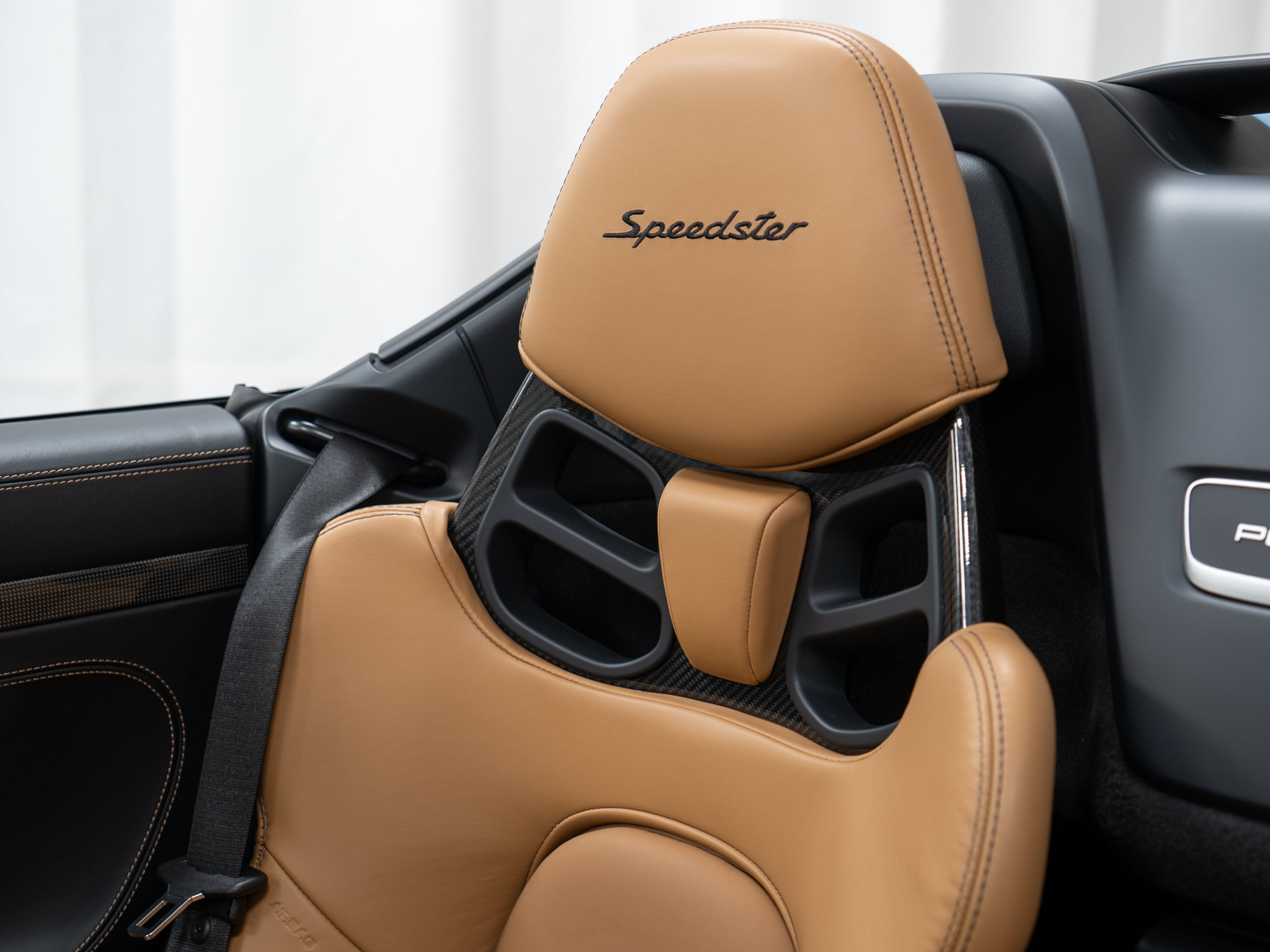 Certified 2019 Porsche 911 Speedster RWD image 22