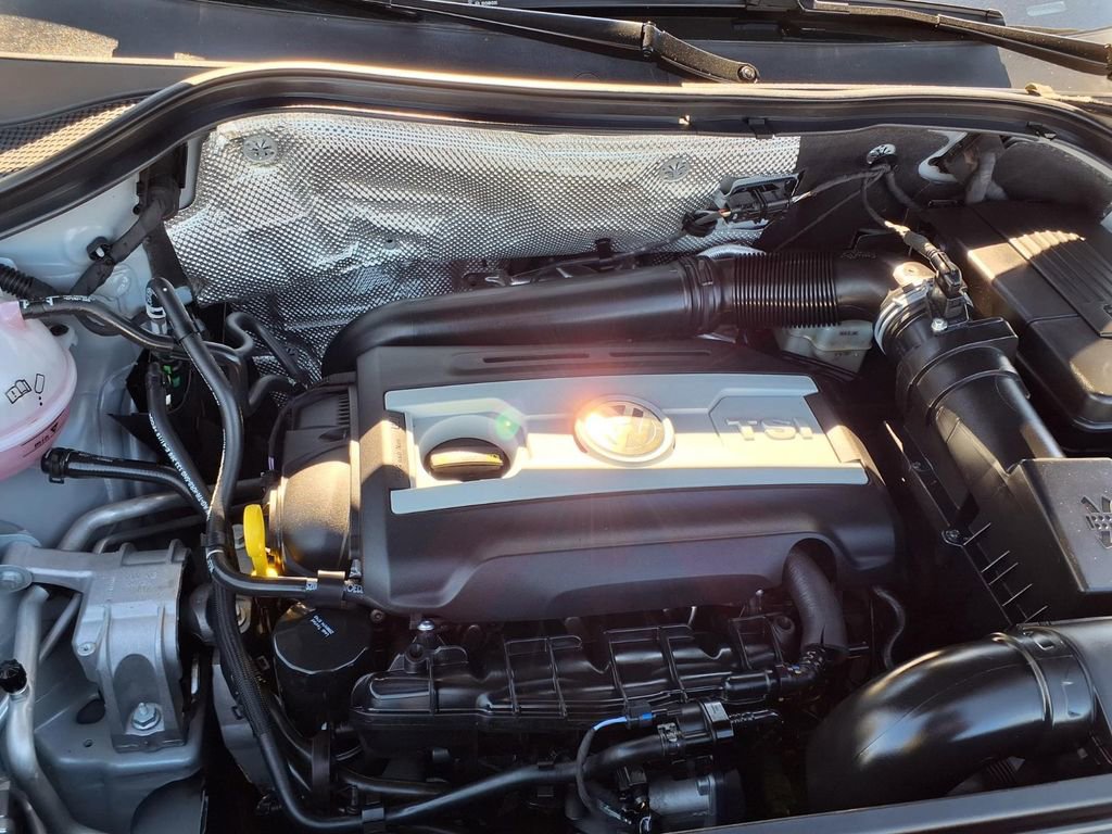 Used 2016 Volkswagen Tiguan S image 17