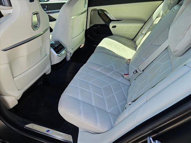 Certified 2023 BMW i7 xDrive60 w/ Parking Assistance Package image 18