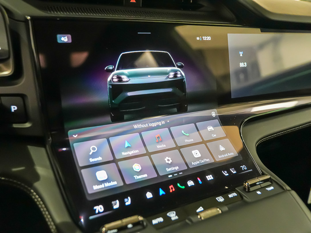 New 2026 Porsche Cayenne Turbo AWD/4WD image 28