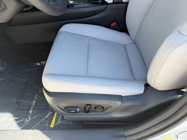 New 2026 Lexus UX 300h FWD image 13