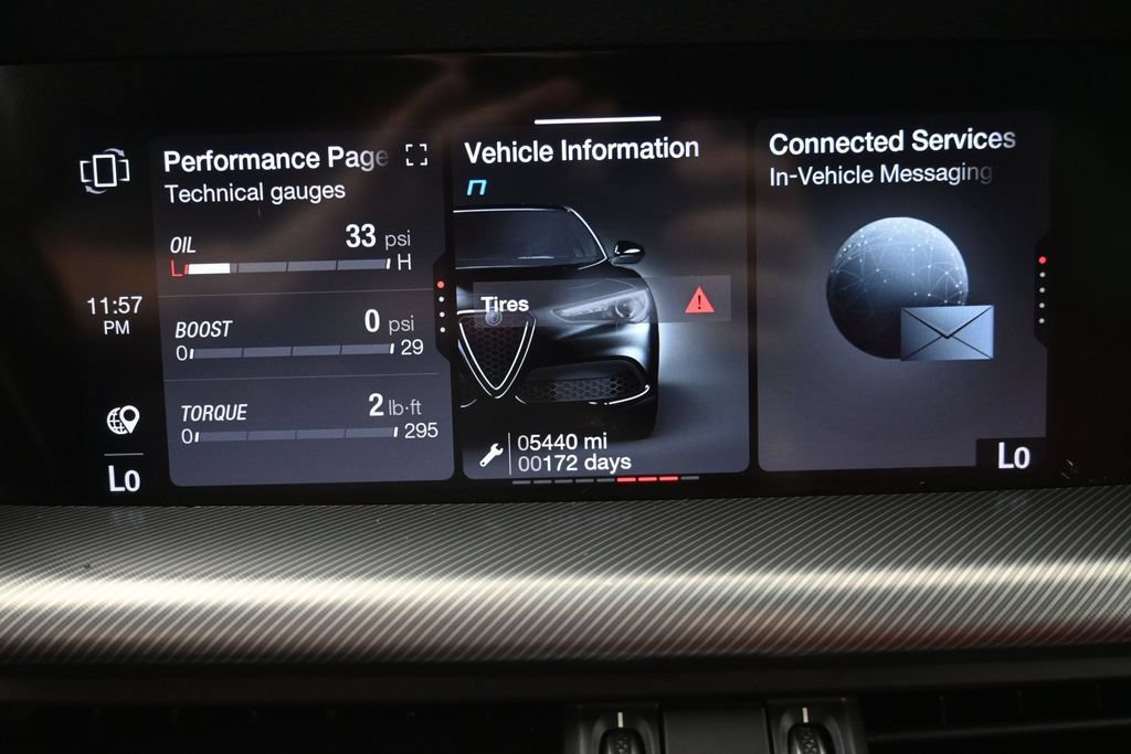 Used 2022 Alfa Romeo Stelvio Veloce AWD/4WD image 16