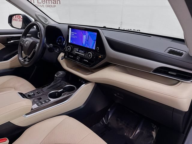 Used 2023 Toyota Highlander Limited AWD/4WD image 31