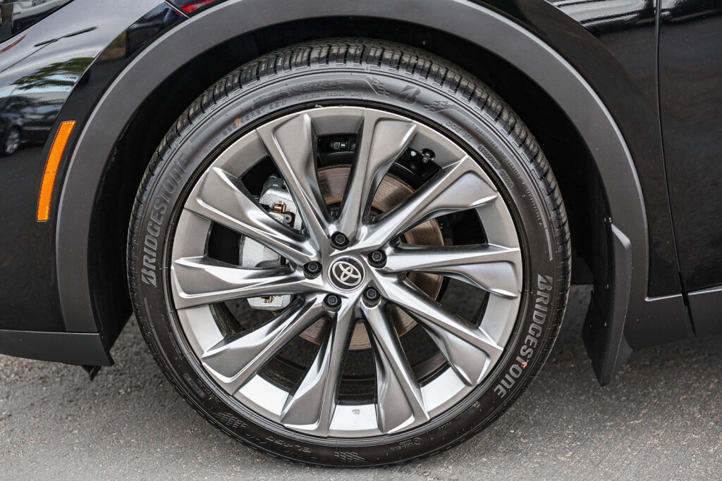 Certified 2026 Toyota Crown XLE w/ Advanced Technology Package AWD/4WD image 38