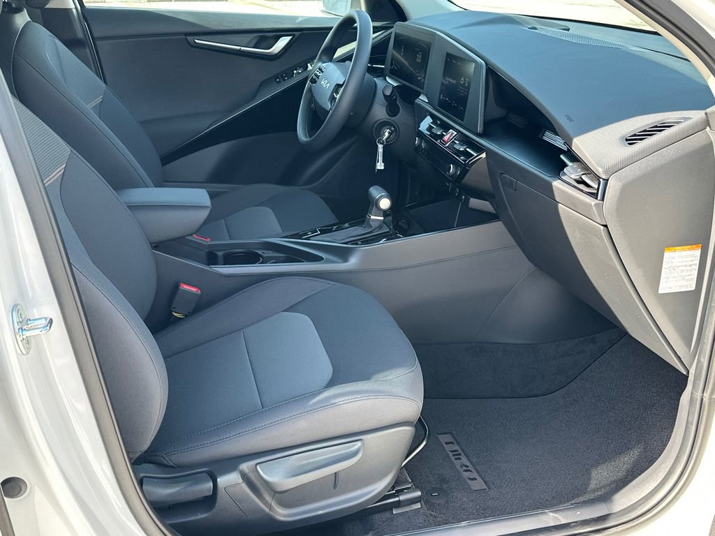 New 2026 Kia Niro LX image 9