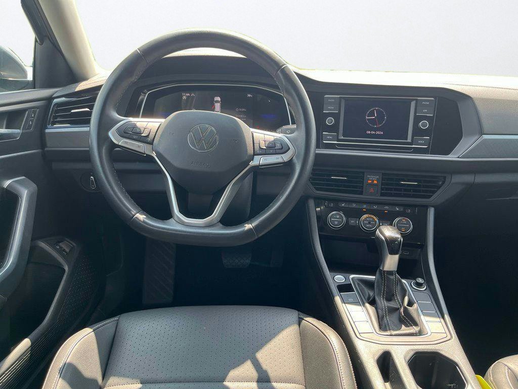 Used 2024 Volkswagen Jetta SE FWD image 19
