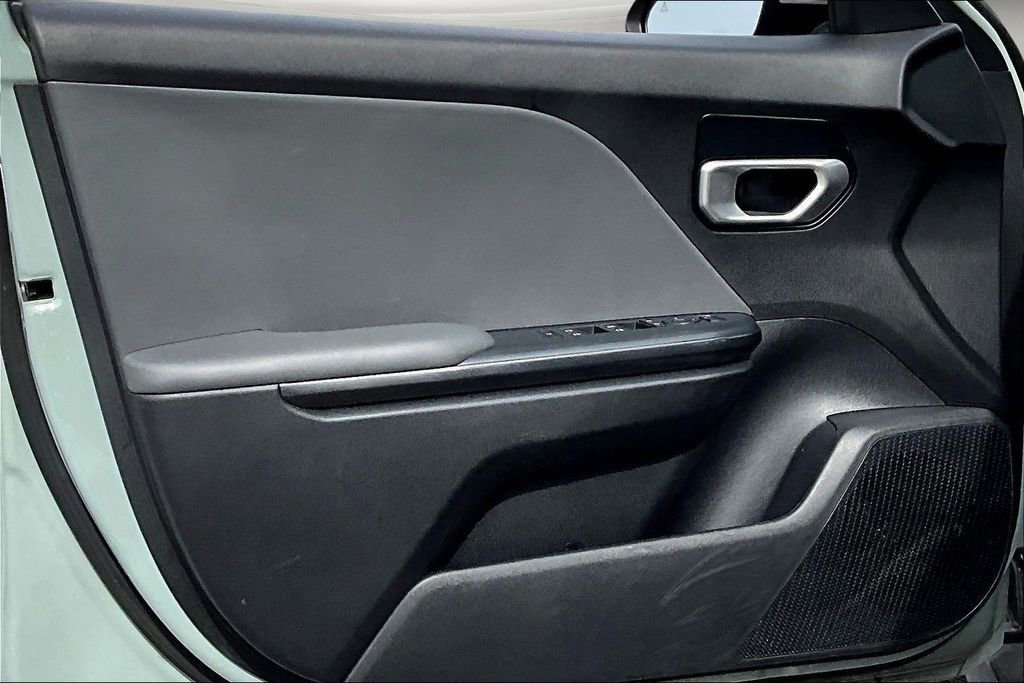 Used 2025 Kia K4 LXS image 17