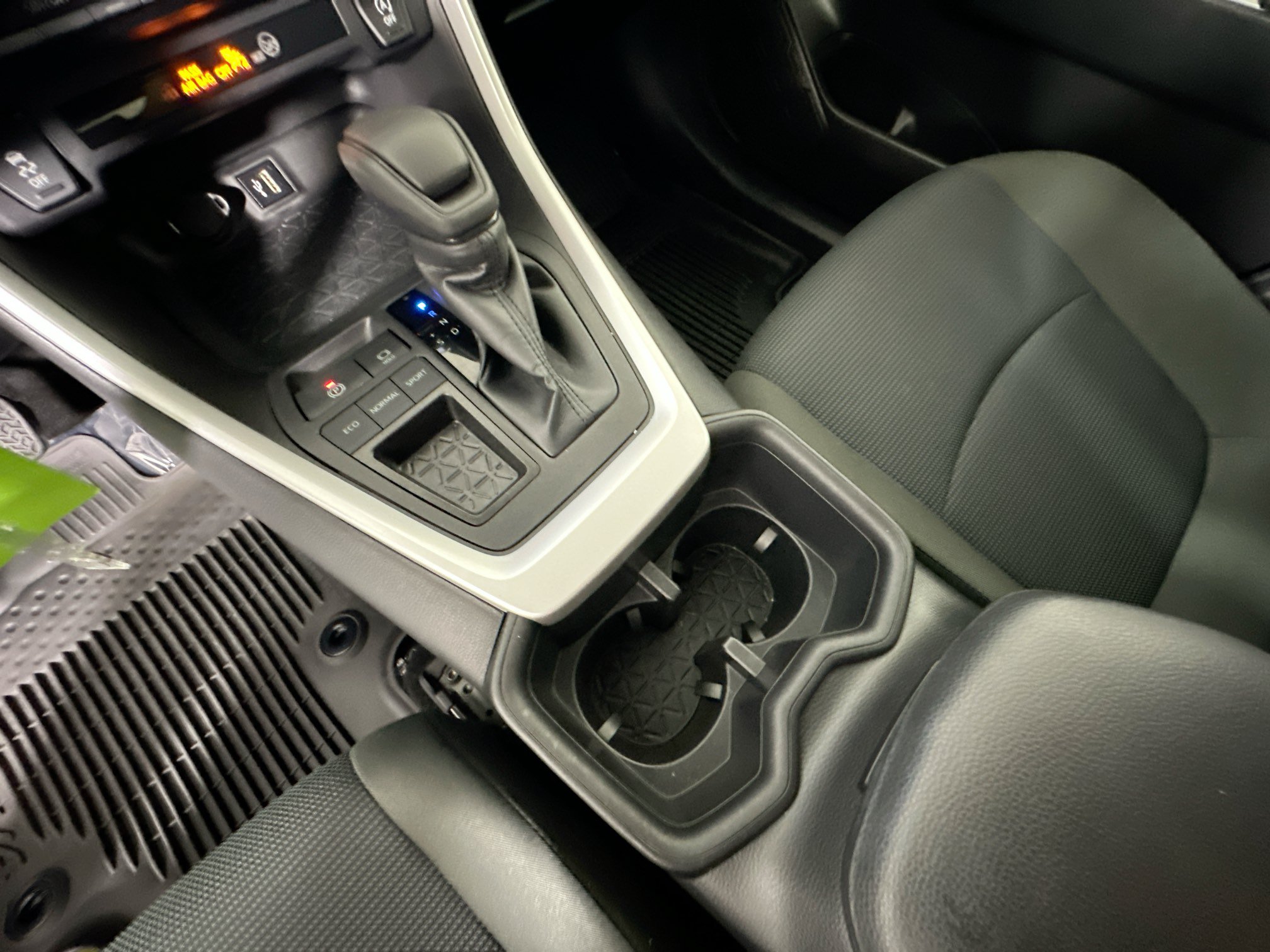 Certified 2024 Toyota RAV4 LE FWD image 21