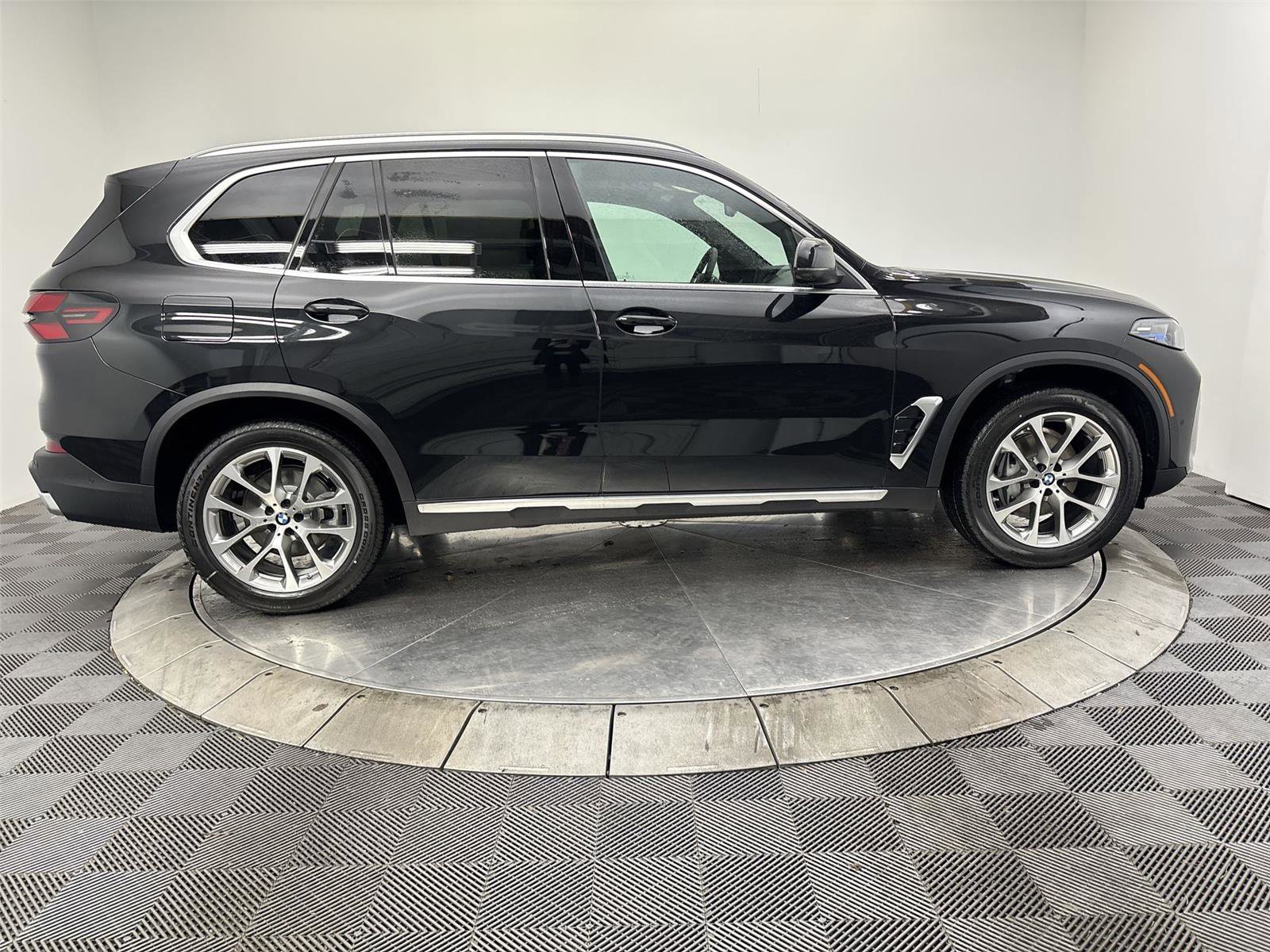 New 2026 BMW X5 xDrive40i w/ Climate Comfort Package image 17