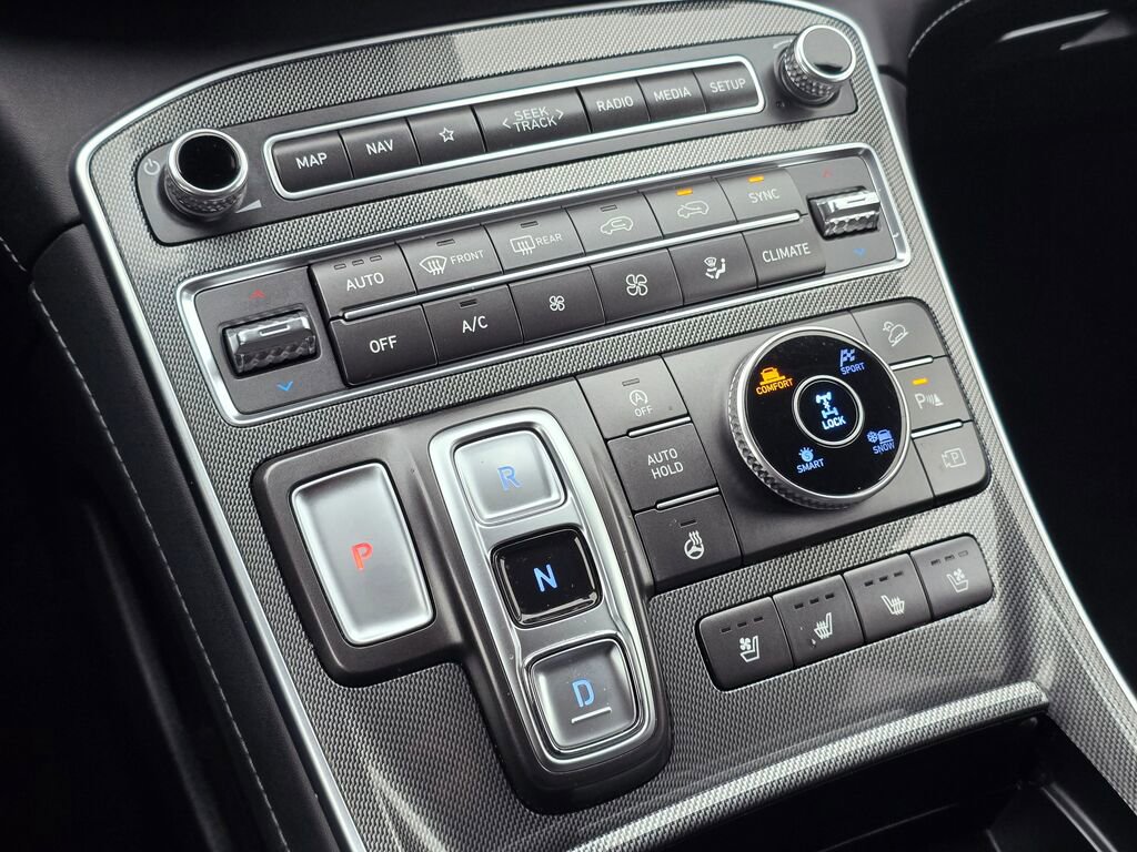 Used 2023 Hyundai Santa Fe Limited image 27