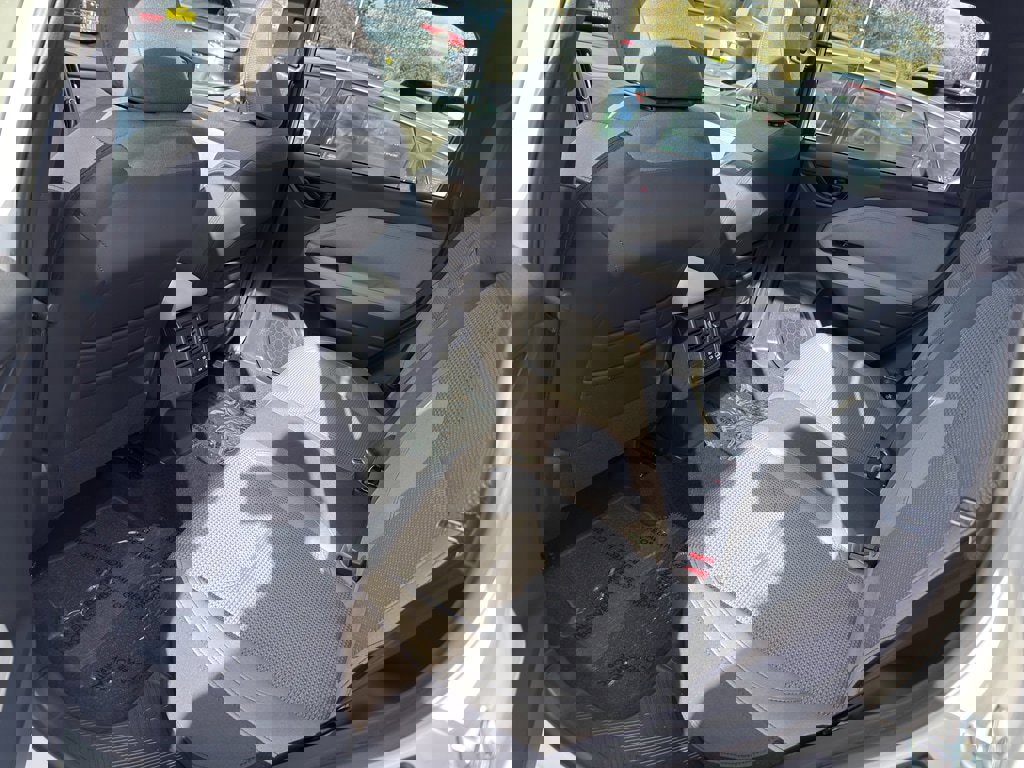 Used 2025 Subaru Forester Premium image 18