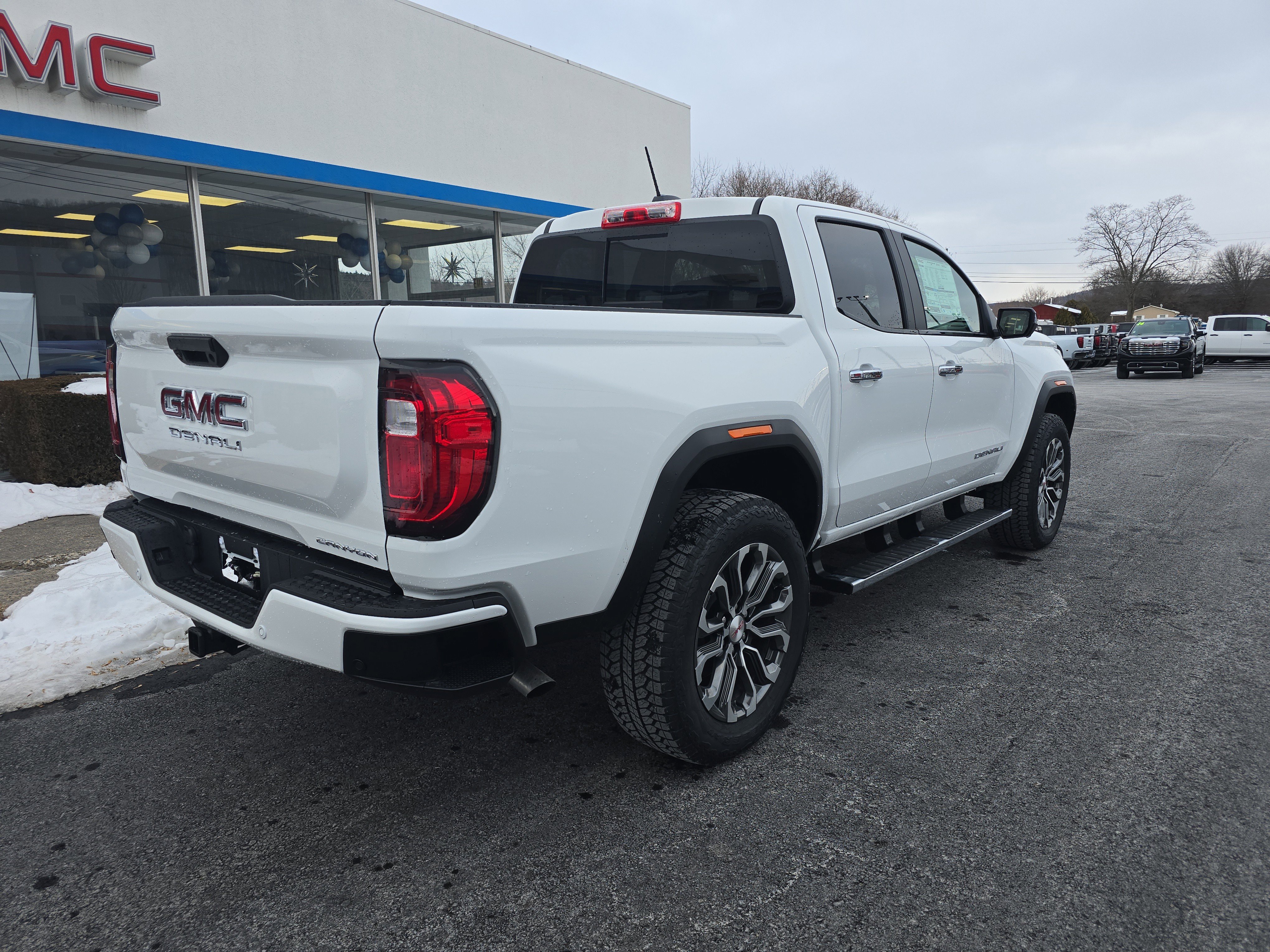 New 2026 GMC Canyon Denali video 3