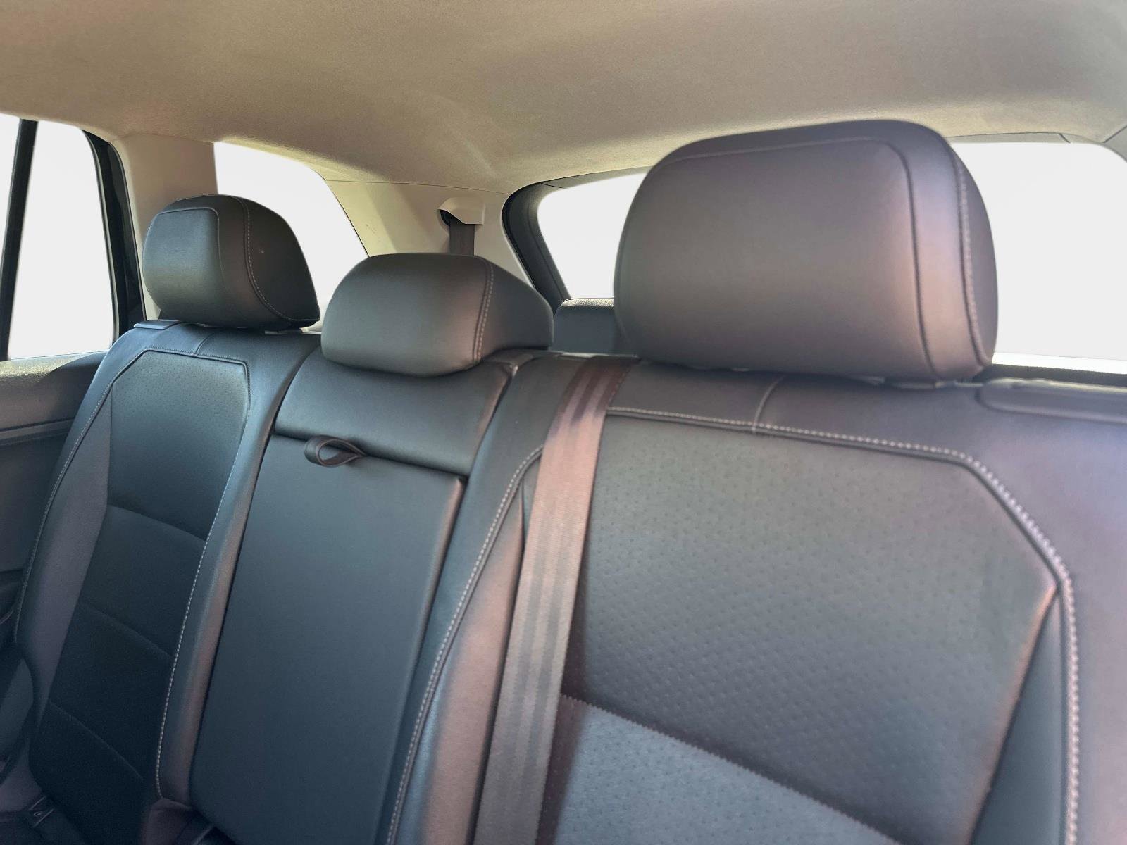 Used 2020 Volkswagen Tiguan SE image 15