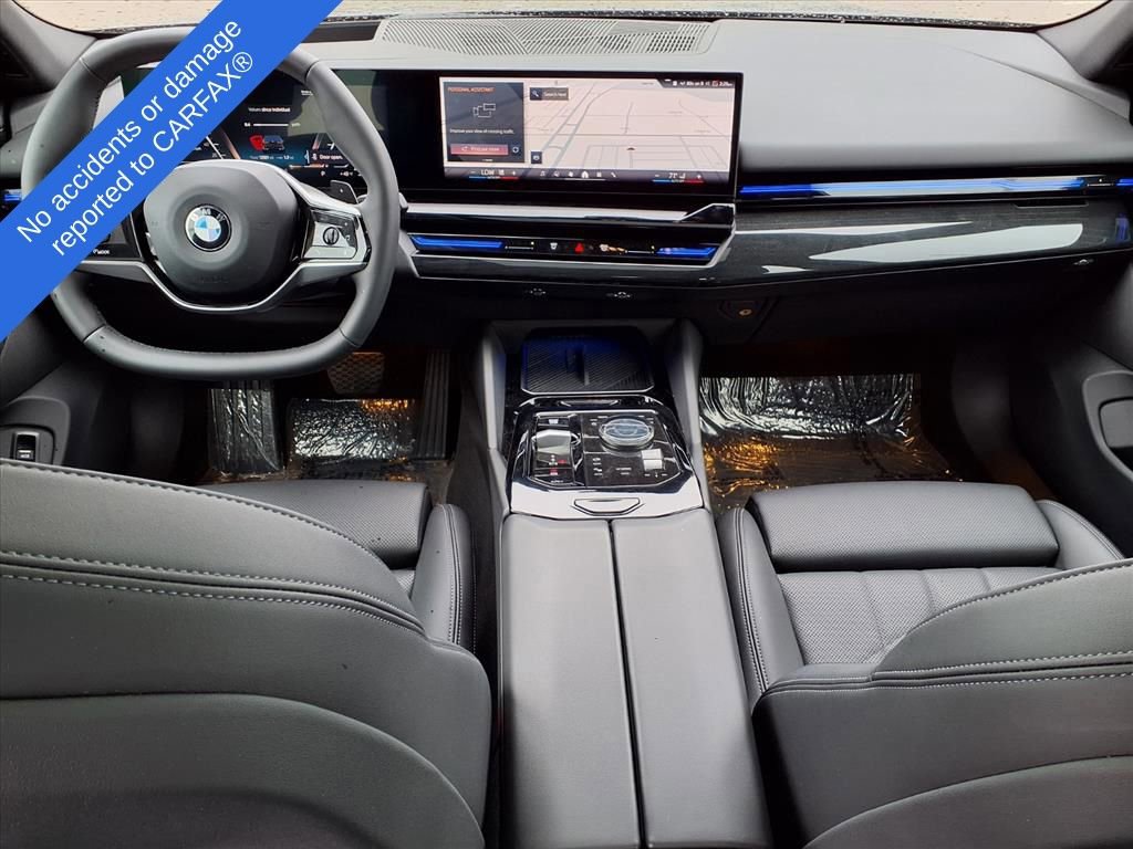 Used 2025 BMW 530i xDrive w/ Premium Package image 11