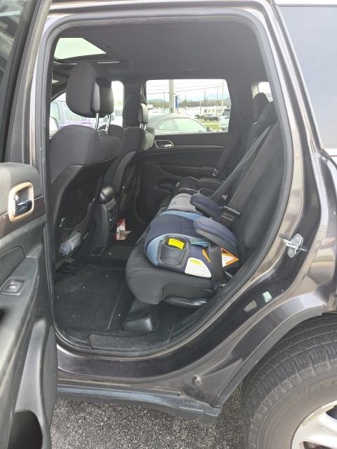 Used 2015 Jeep Grand Cherokee Laredo w/ Quick Order Package 23E image 32