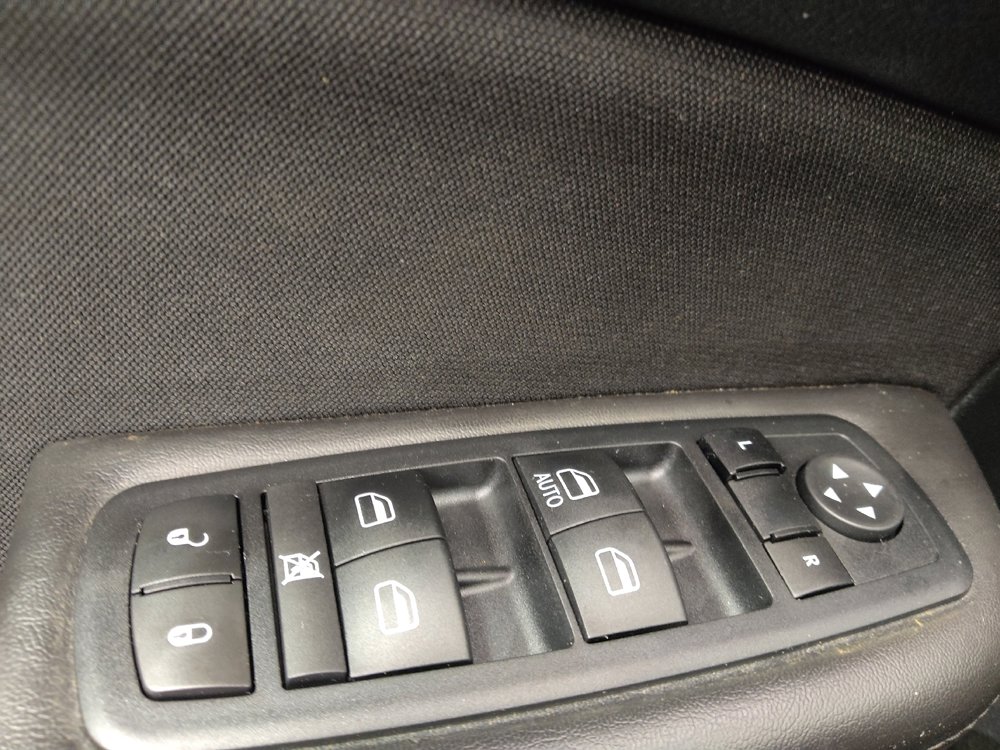 Used 2017 Chrysler 200 LX w/ Touring Convenience Group image 27