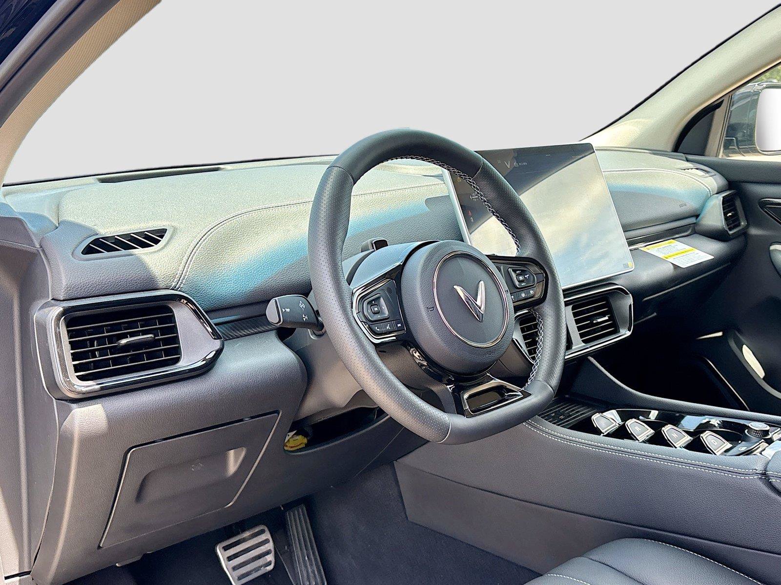 New 2025 VinFast VF 8 Eco AWD/4WD image 9