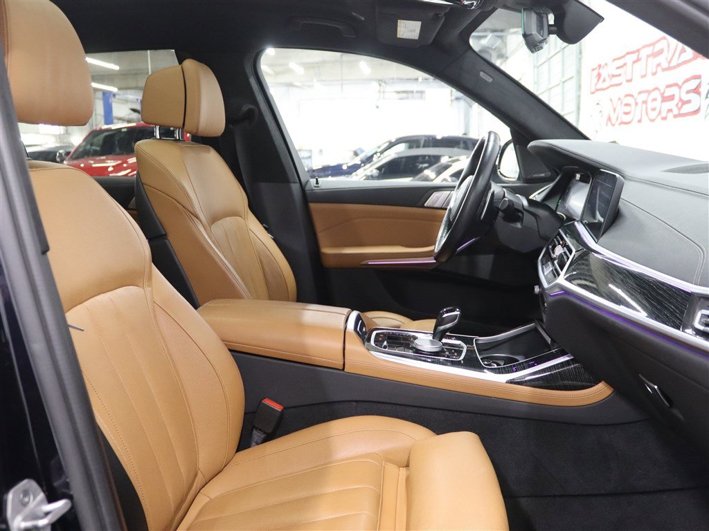 Used 2021 BMW X7 M50i image 29