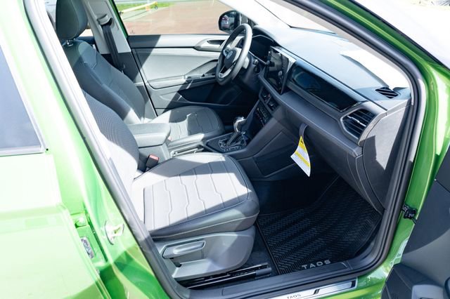 New 2026 Volkswagen Taos SE image 41