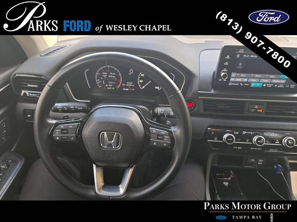 Used 2024 Honda Pilot Touring image 6