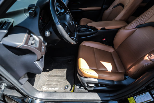 Used 2022 Lexus UX 250h w/ Accessory Package (Z1) AWD/4WD image 26