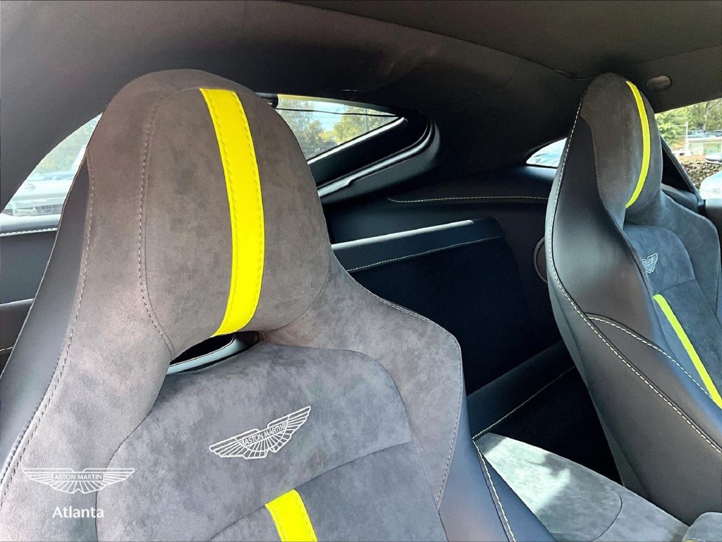 Used 2022 Aston Martin V8 Vantage Coupe RWD image 28