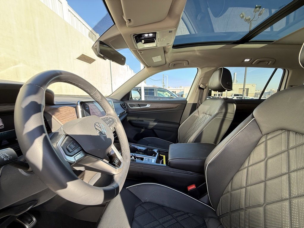 Used 2025 Volkswagen Atlas SEL Premium R-Line image 5