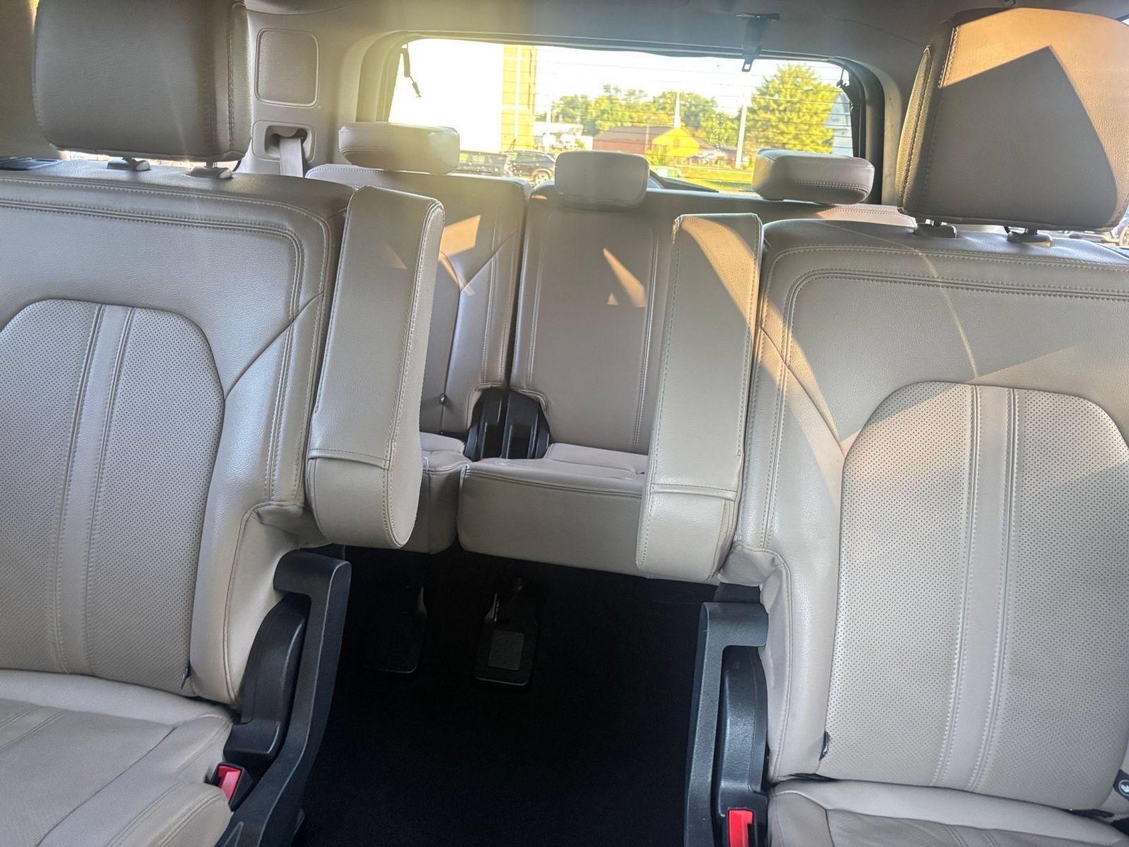 Used 2024 Ford Expedition Limited RWD image 42