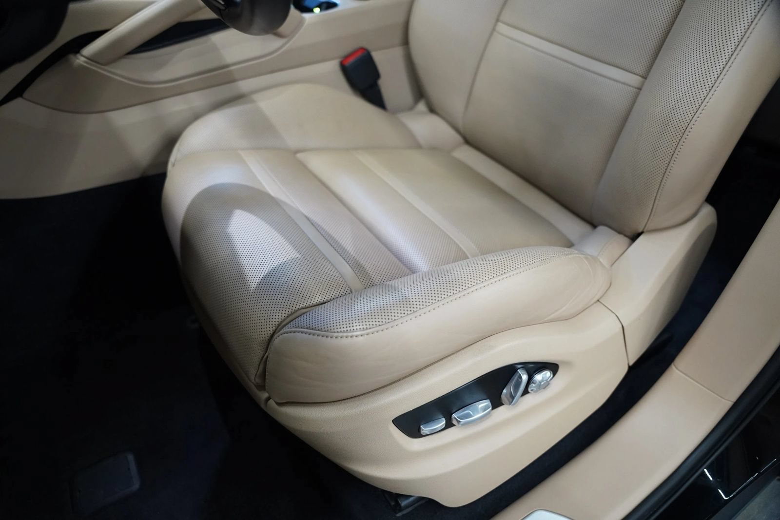 Used 2019 Porsche Cayenne AWD/4WD image 13