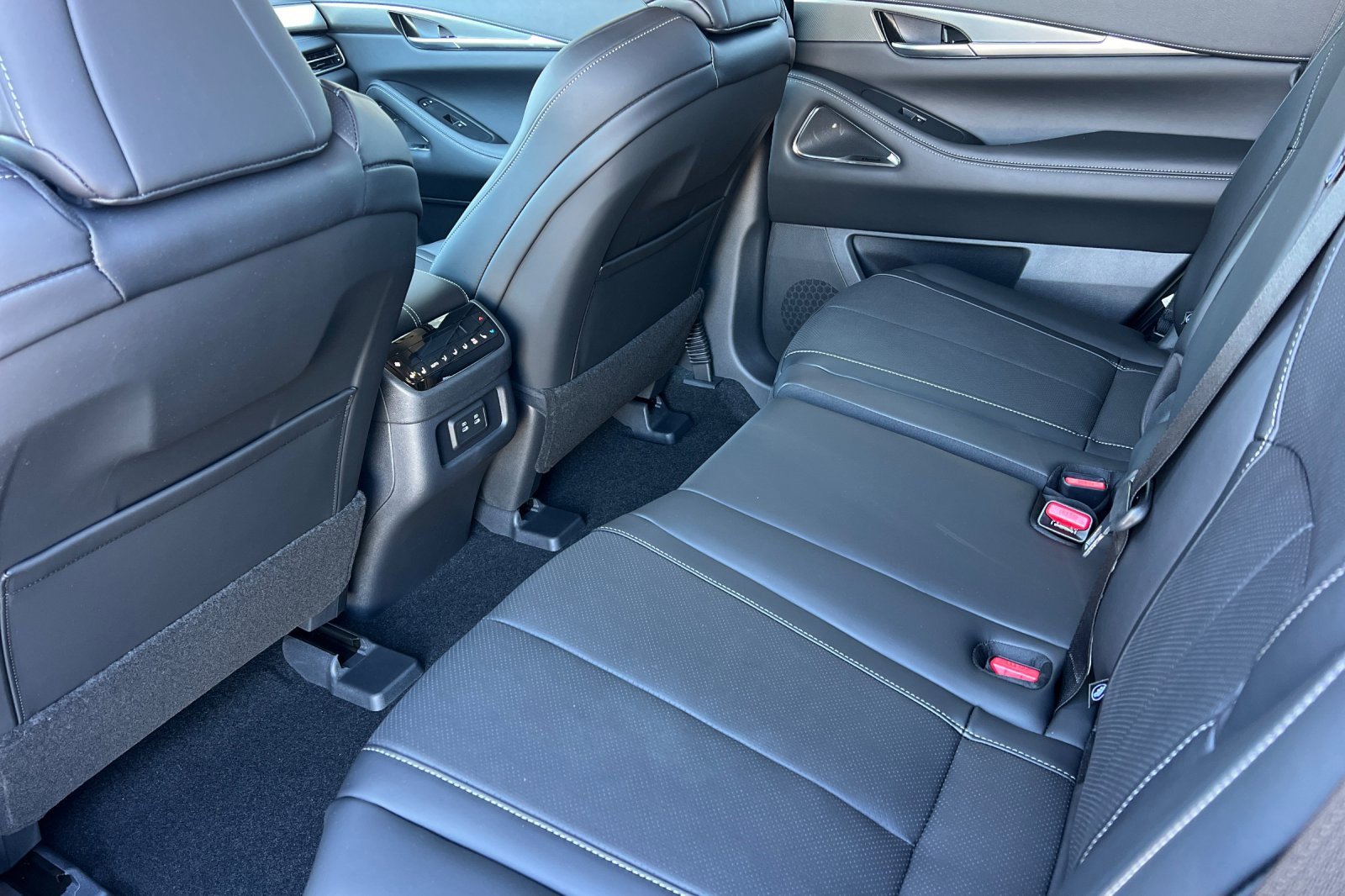 New 2026 INFINITI QX60 Luxe w/ Cargo Package image 12