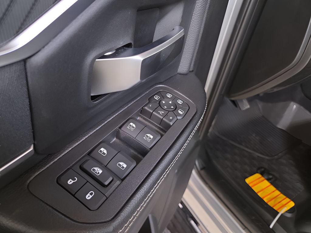 New 2026 RAM 2500 Big Horn AWD/4WD image 12
