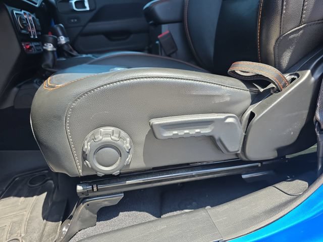 Used 2022 Jeep Gladiator Mojave w/ Cold Weather Group AWD/4WD image 28