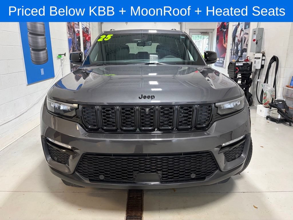 Used 2025 Jeep Grand Cherokee Limited w/ Luxury Tech Group II AWD/4WD image 3