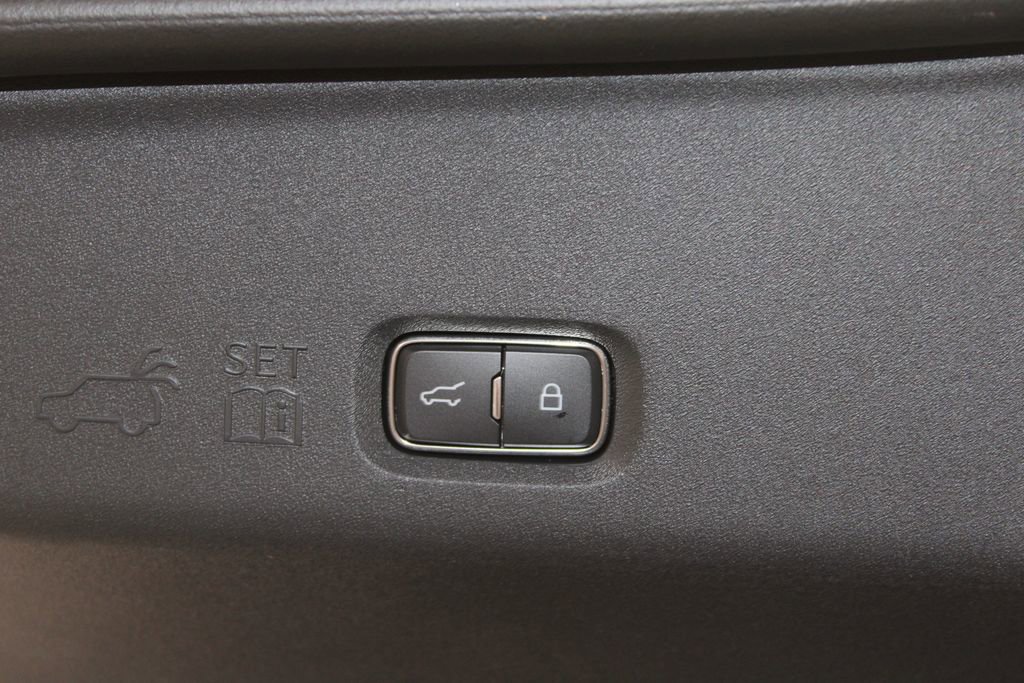 New 2026 Lincoln Navigator Reserve AWD/4WD image 16