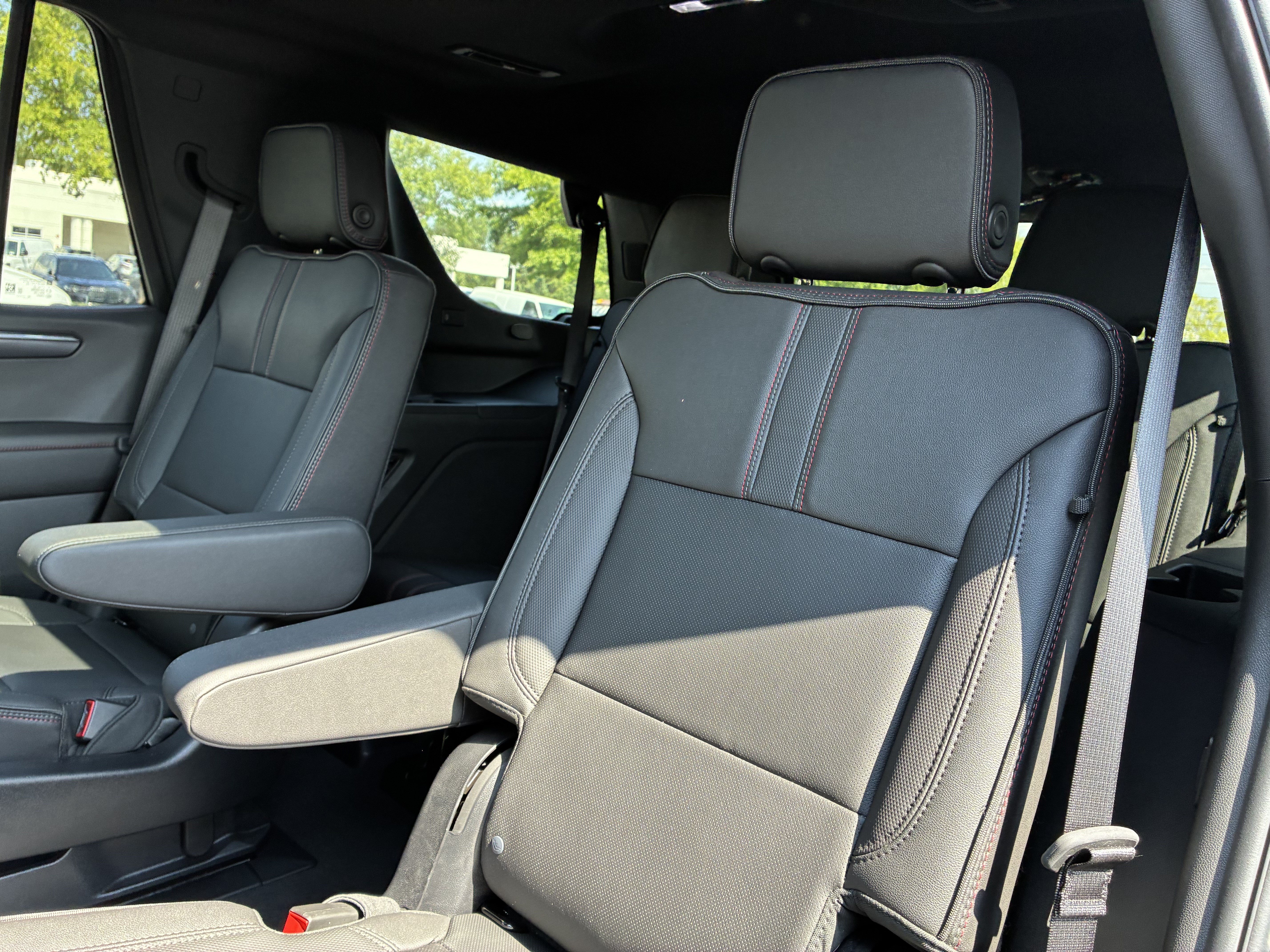Used 2025 Chevrolet Tahoe RST w/ Comfort Package RWD image 13
