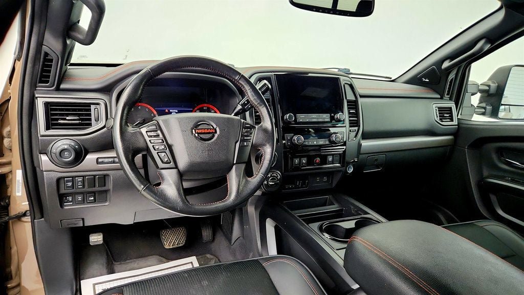 Used 2022 Nissan Titan PRO-4X AWD/4WD image 12