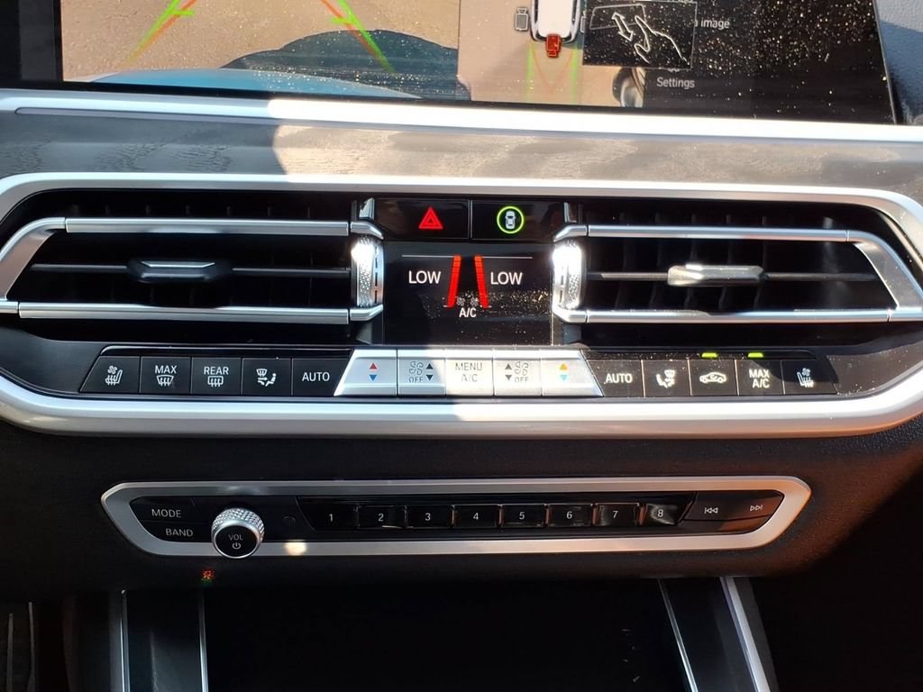 Used 2021 BMW X7 M50i AWD/4WD image 19
