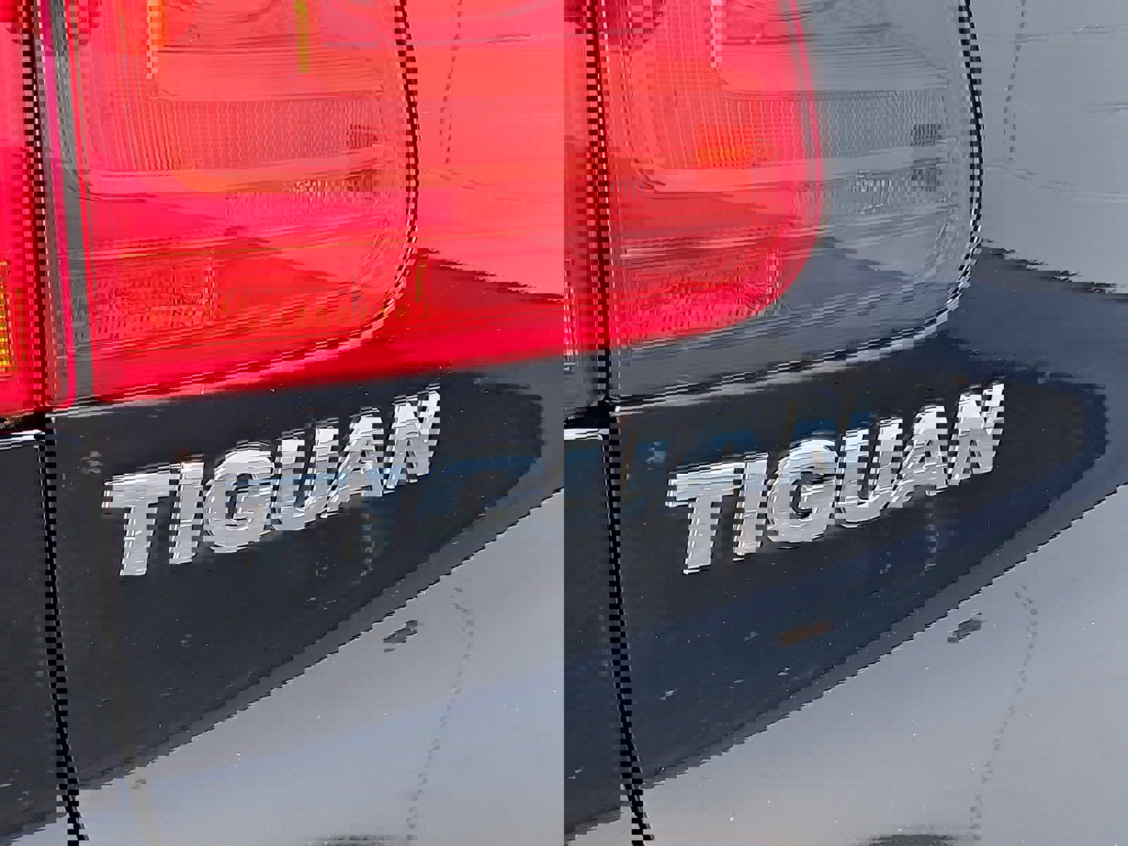 Used 2016 Volkswagen Tiguan R-Line FWD image 19