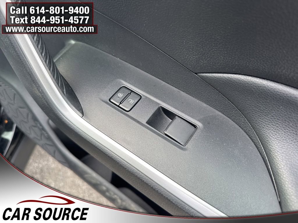 Used 2021 Toyota RAV4 XLE w/ Convenience Package image 39