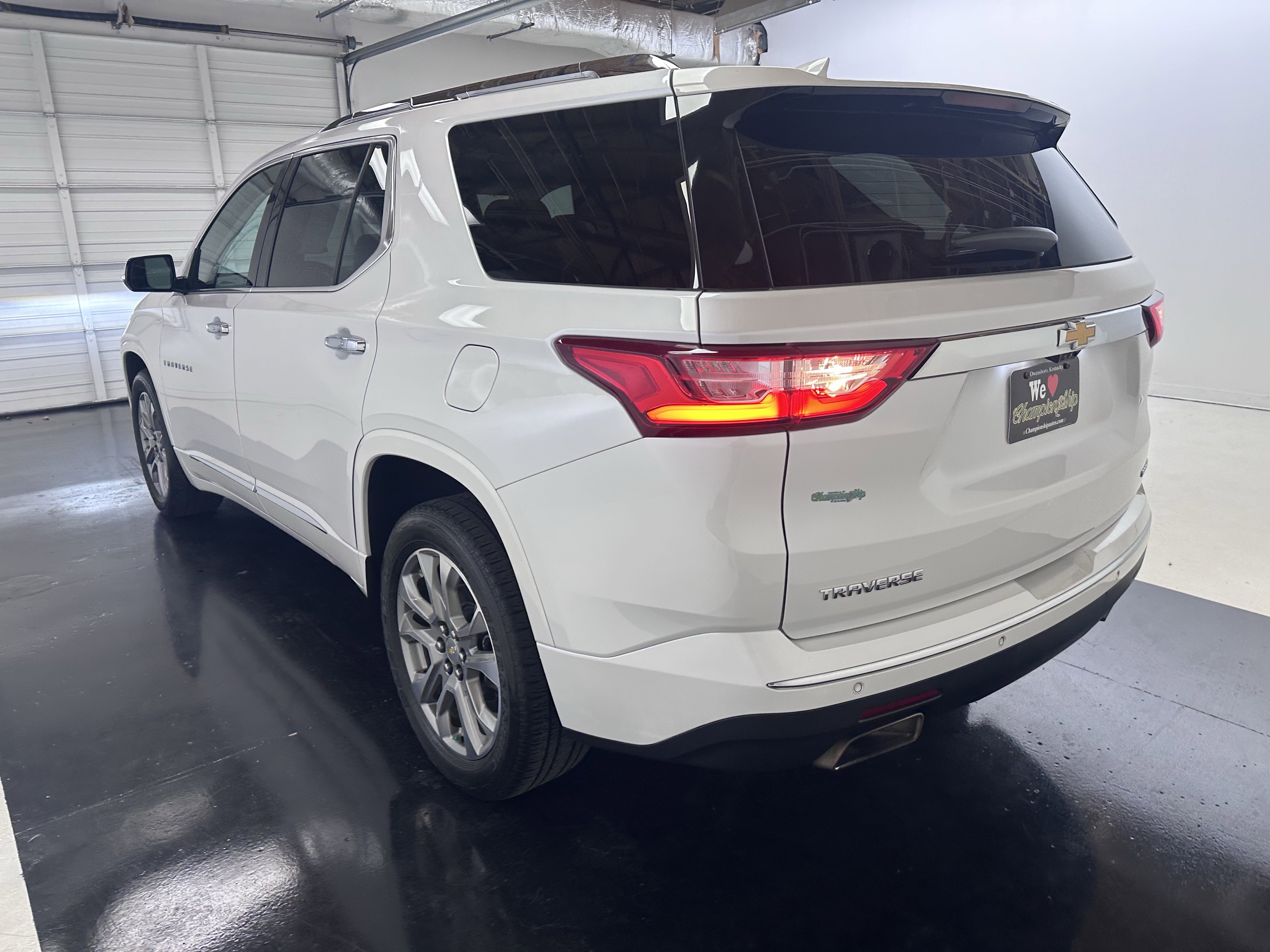 Used 2019 Chevrolet Traverse Premier w/ Driver Confidence II Package image 9