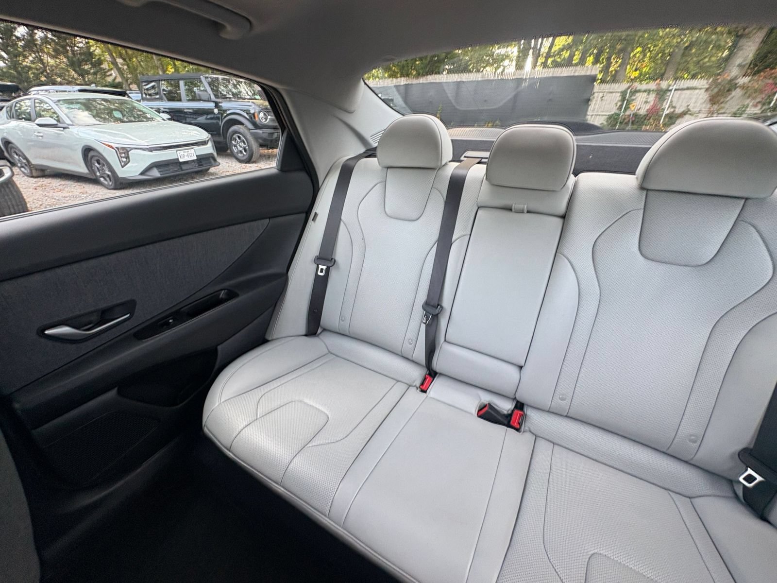 Used 2025 Hyundai Elantra Limited FWD image 37