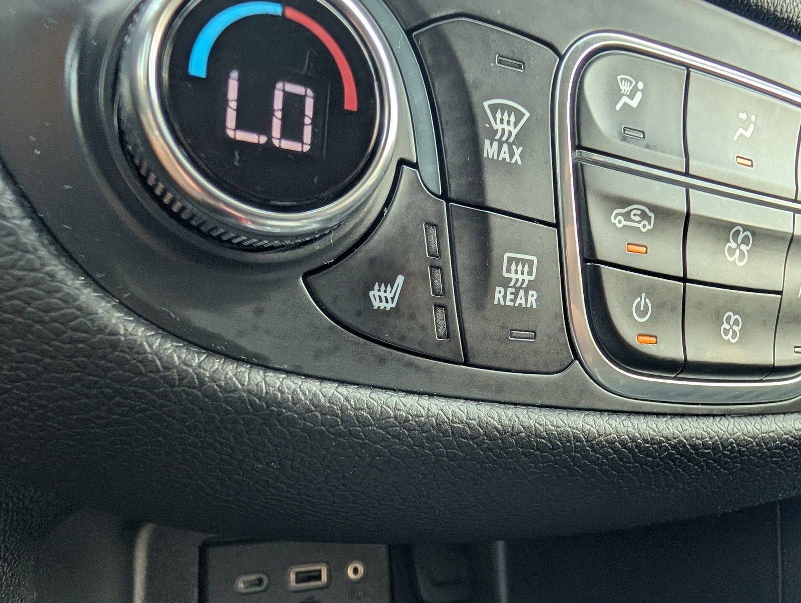 Used 2020 Chevrolet Equinox LT AWD/4WD image 7