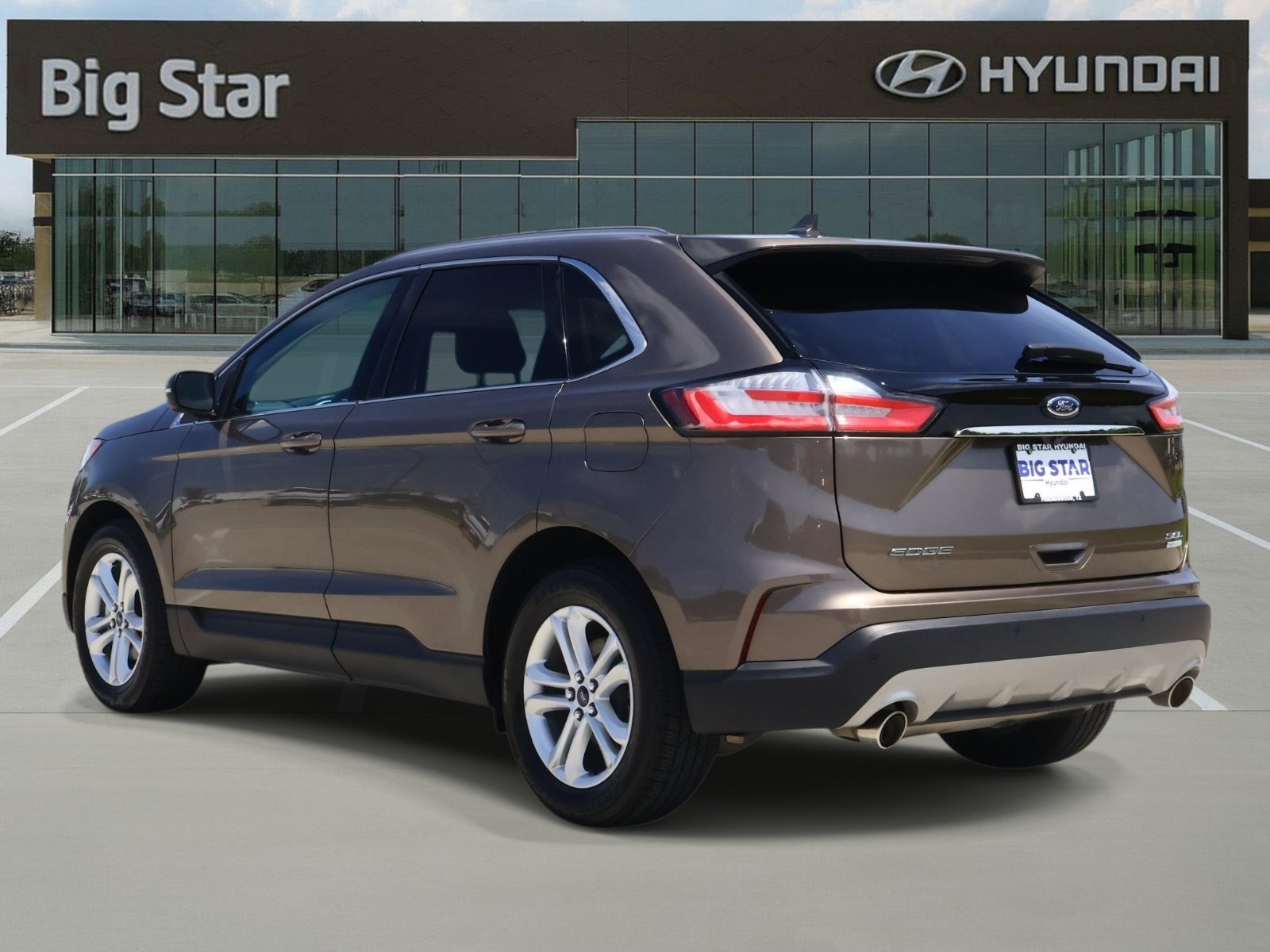 Used 2019 Ford Edge SEL w/ Equipment Group 201A FWD image 3