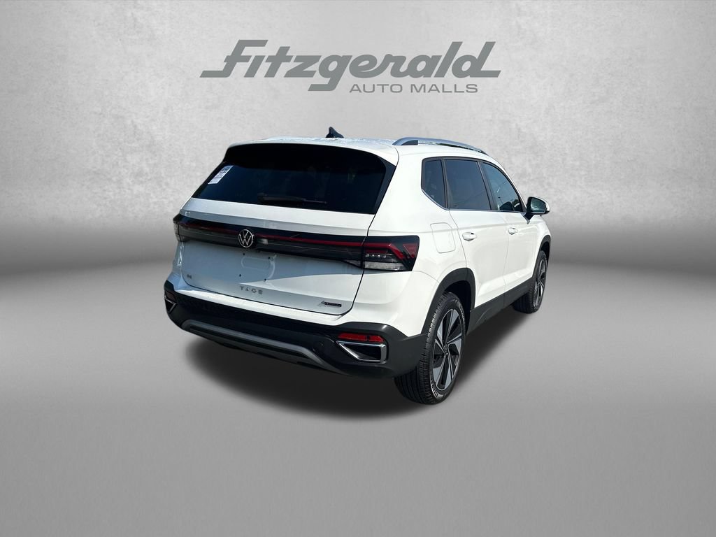 Used 2025 Volkswagen Taos SE AWD/4WD image 8