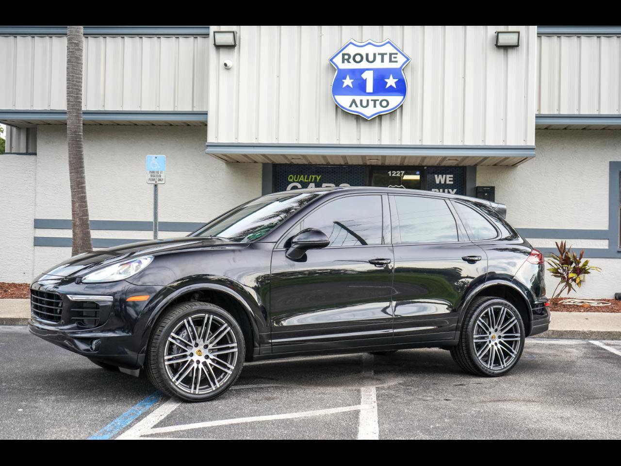 Used 2018 Porsche Cayenne Platinum Edition w/ Premium Package