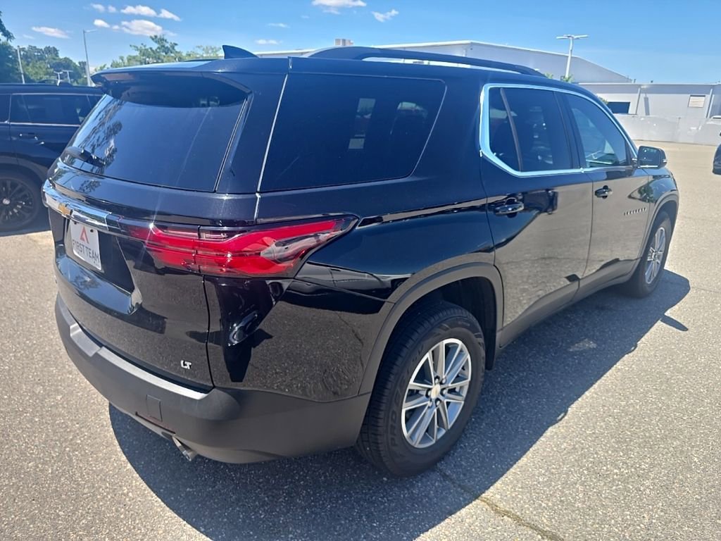 Used 2023 Chevrolet Traverse LT FWD image 5