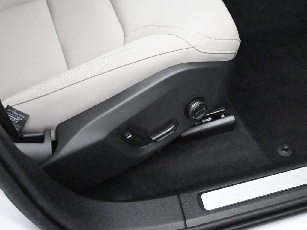 New 2026 Volvo XC60 B5 Core w/ Climate Package AWD/4WD image 37