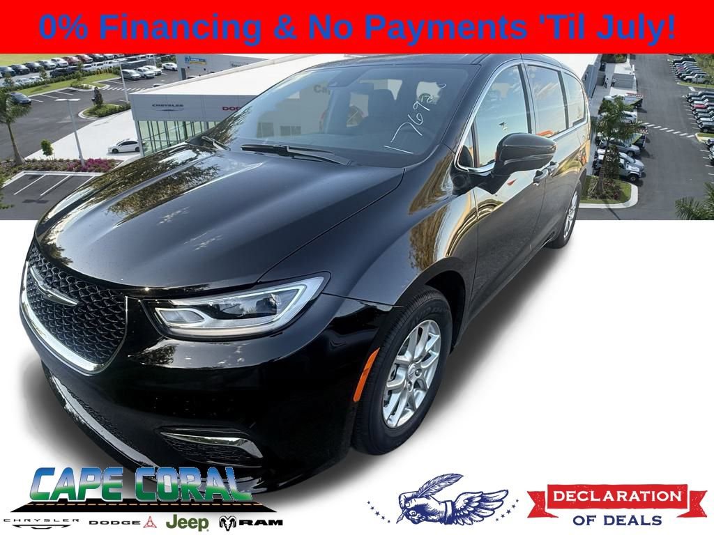 New 2026 Chrysler Pacifica Select image 1