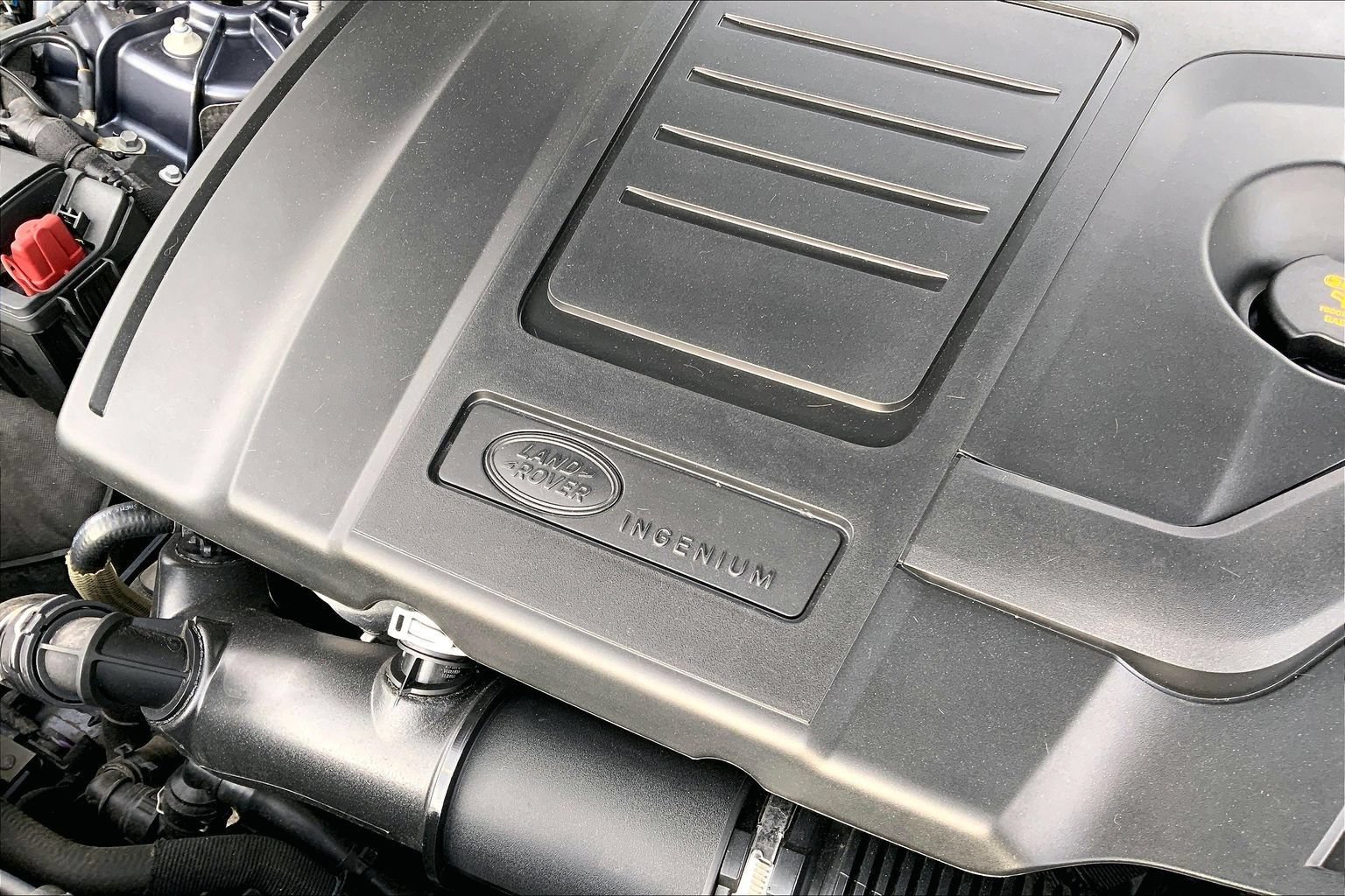 Certified 2026 Land Rover Range Rover Velar Dynamic SE AWD/4WD image 32